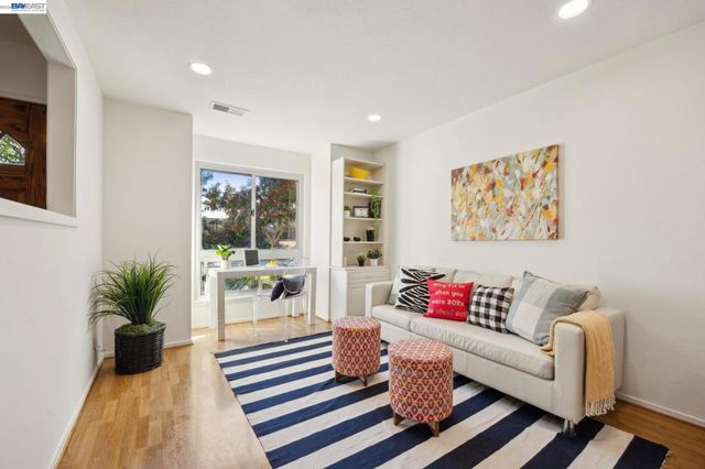 3362 Tonga Ln, Alameda, CA 94502