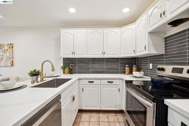 3362 Tonga Ln, Alameda, CA 94502