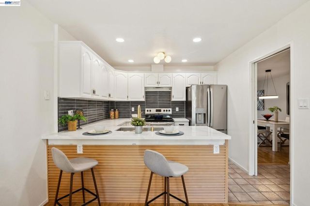 3362 Tonga Ln, Alameda, CA 94502