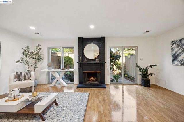 3362 Tonga Ln, Alameda, CA 94502