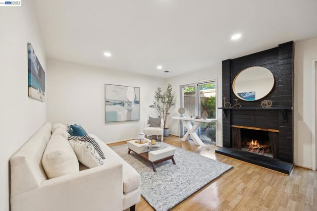 3362 Tonga Ln, Alameda, CA 94502