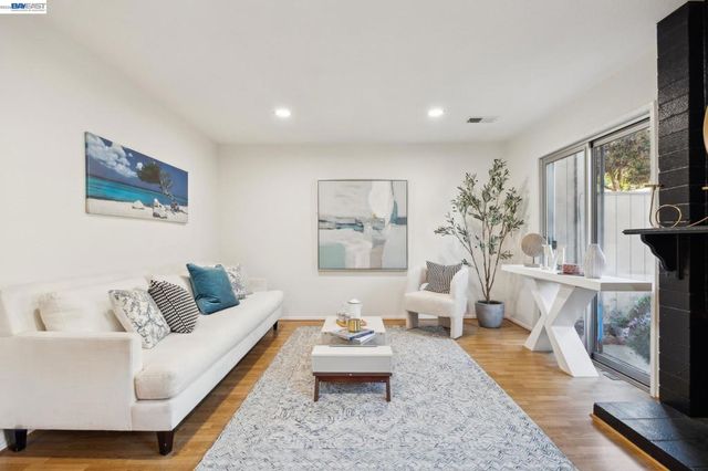 3362 Tonga Ln, Alameda, CA 94502