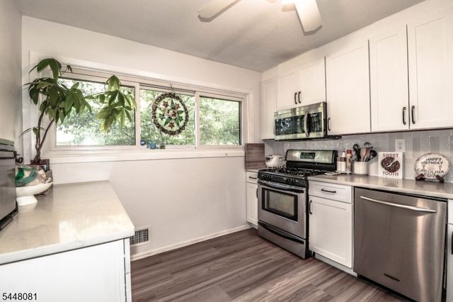 496 Brookside Ln, Hillsborough Twp., NJ 08844