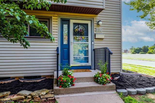496 Brookside Ln, Hillsborough Twp., NJ 08844