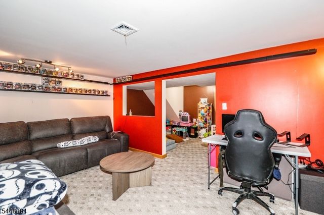 496 Brookside Ln, Hillsborough Twp., NJ 08844