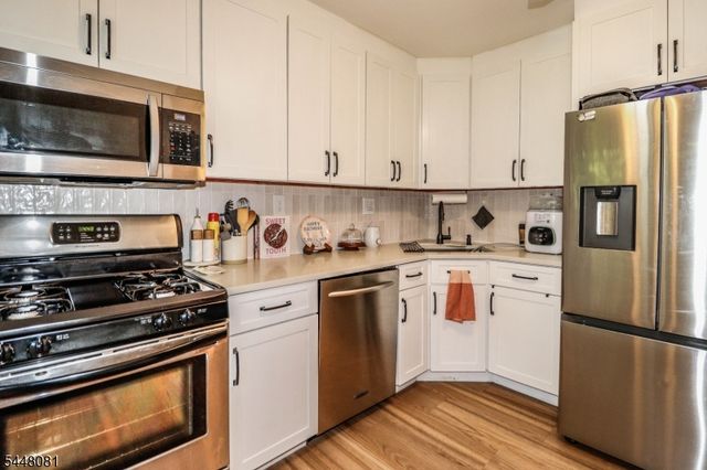 496 Brookside Ln, Hillsborough Twp., NJ 08844
