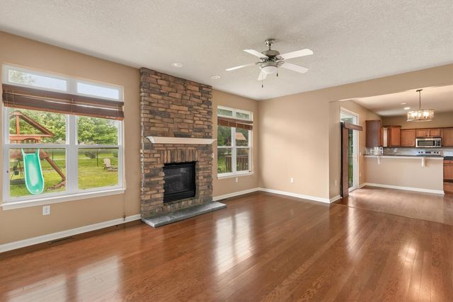226 S 82nd Street, West Des Moines, IA 50266