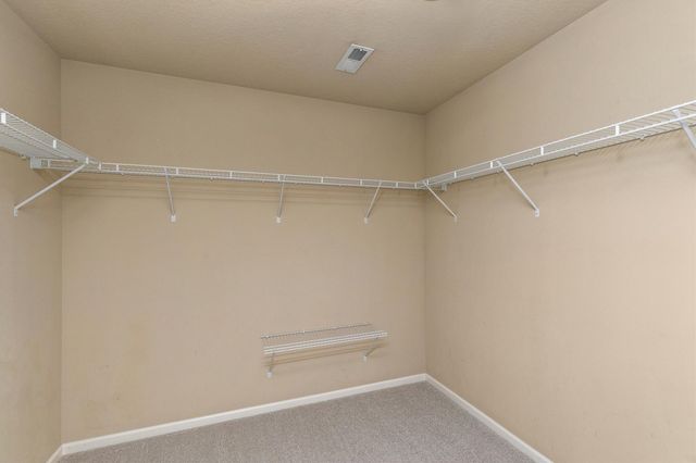 226 S 82nd Street, West Des Moines, IA 50266