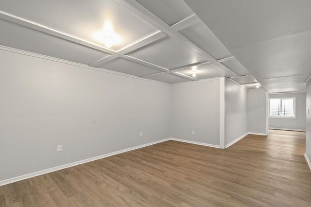 226 S 82nd Street, West Des Moines, IA 50266
