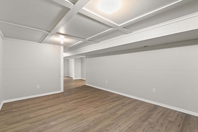 226 S 82nd Street, West Des Moines, IA 50266