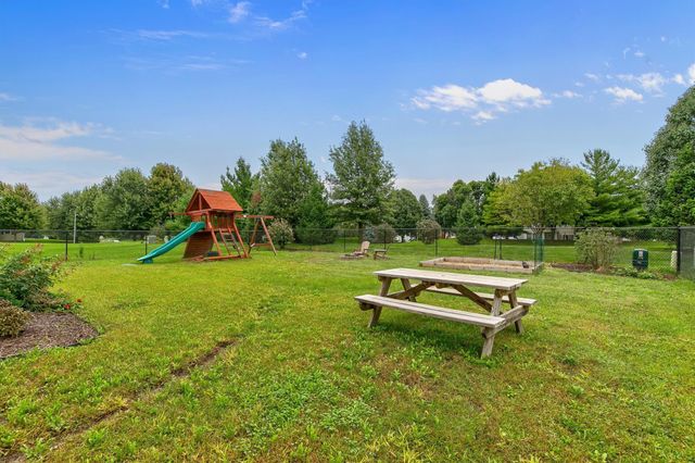 226 S 82nd Street, West Des Moines, IA 50266