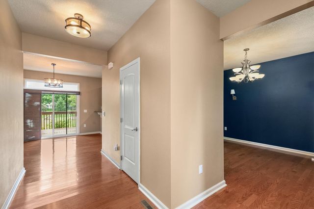 226 S 82nd Street, West Des Moines, IA 50266