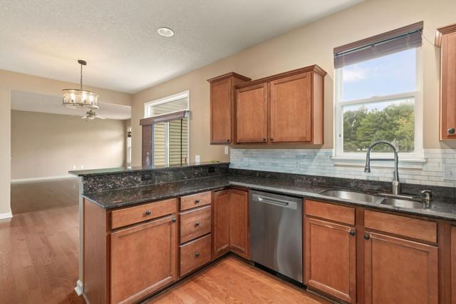 226 S 82nd Street, West Des Moines, IA 50266