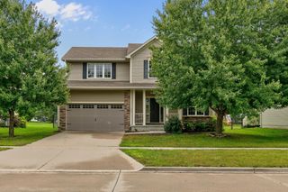 226 S 82nd Street, West Des Moines, IA 50266
