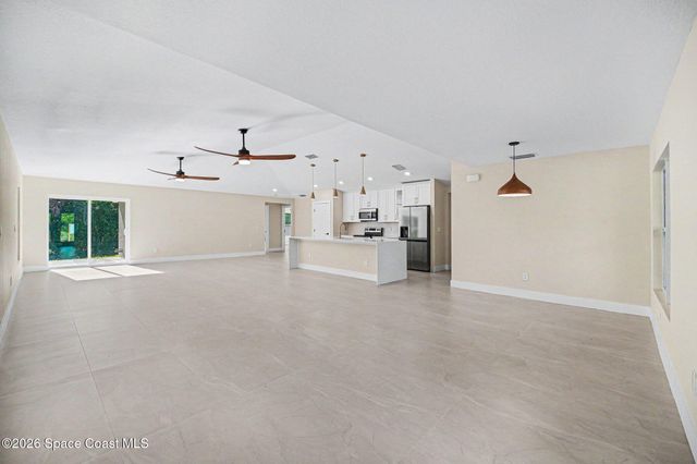 8575 100th Avenue, Vero Beach, FL 32967