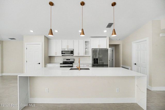 8575 100th Avenue, Vero Beach, FL 32967