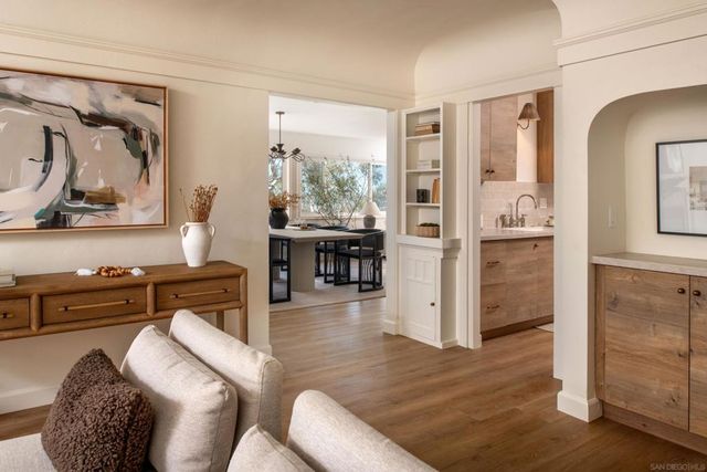 4254 Ampudia, San Diego, CA 92103