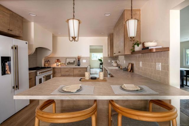 4254 Ampudia, San Diego, CA 92103