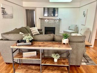 526 W Myrtle Avenue, Visalia, CA 93277