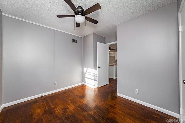 35 Oakview Dr Circle, North Little Rock, AR 72118