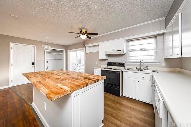 35 Oakview Dr Circle, North Little Rock, AR 72118