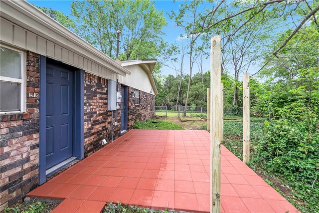 1716 E Rolling Hills Drive, Fayetteville, AR 72703