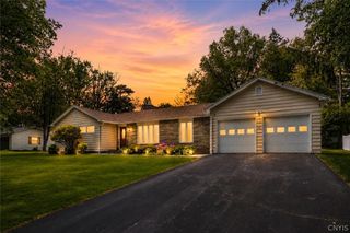 39 South Hills Drive, New Hartford, NY 13413