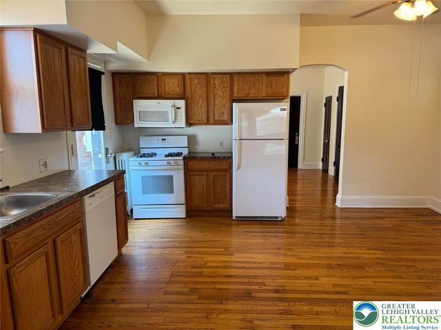 636 North New Street 2, Bethlehem City, PA 18018