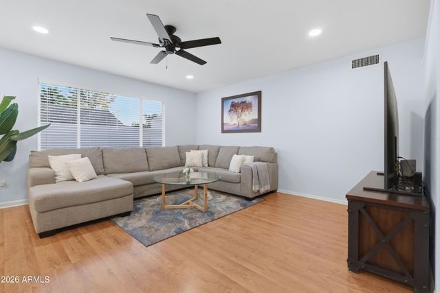 3353 W QUAIL Avenue, Phoenix, AZ 85027