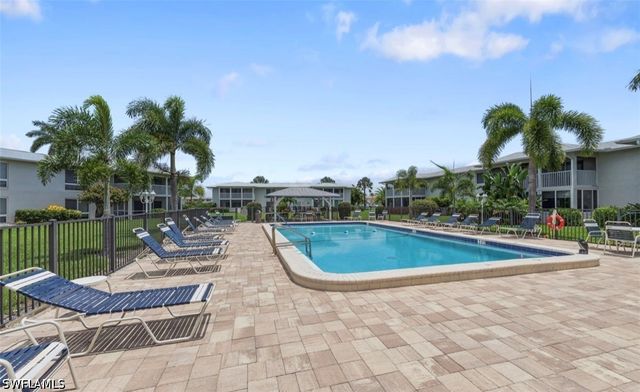 195 PEPPERMINT LN 2, Naples, FL 34112