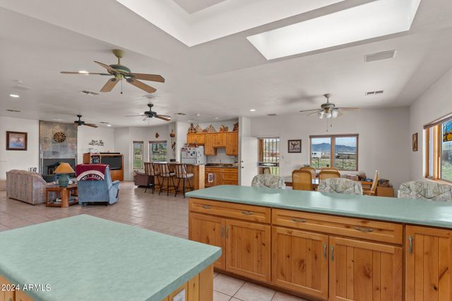 22900 W HYLTON Way, Congress, AZ 85332