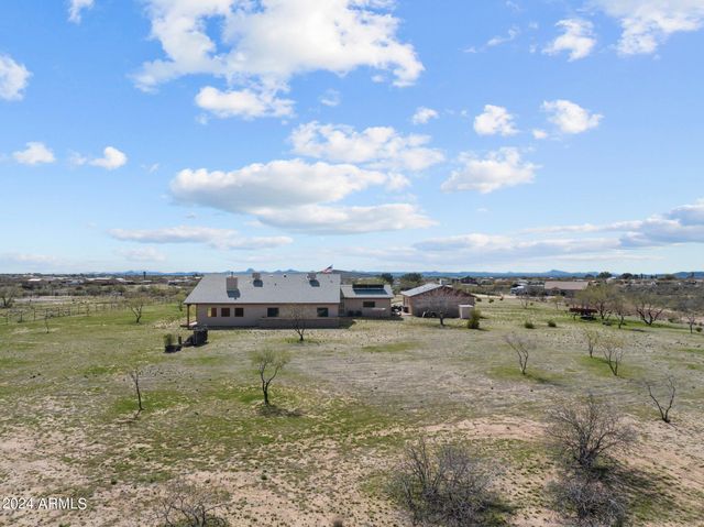 22900 W HYLTON Way, Congress, AZ 85332