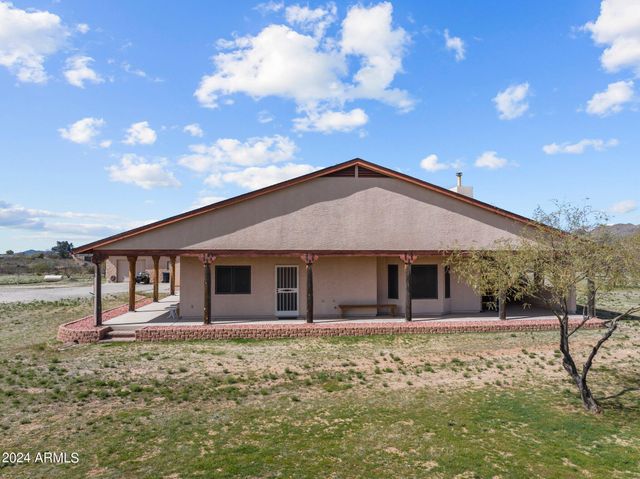 22900 W HYLTON Way, Congress, AZ 85332