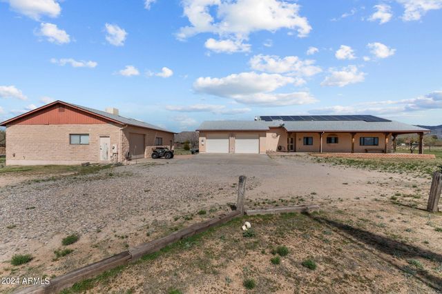 22900 W HYLTON Way, Congress, AZ 85332