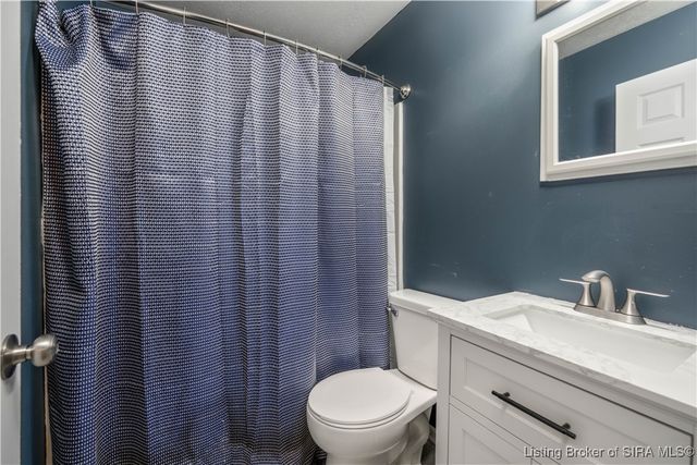 707 Spicewood Drive, Clarksville, IN 47129