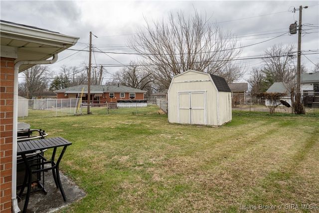 707 Spicewood Drive, Clarksville, IN 47129