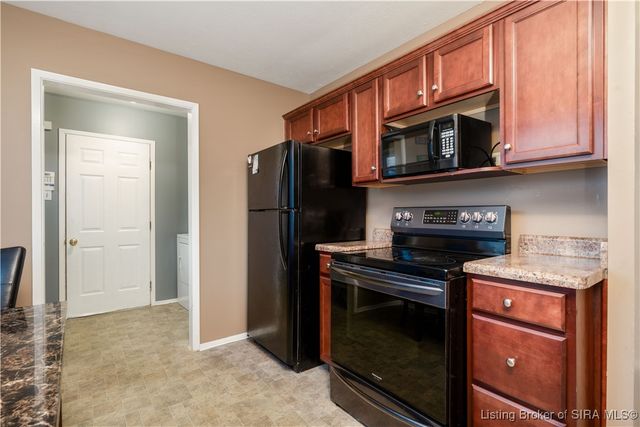 707 Spicewood Drive, Clarksville, IN 47129