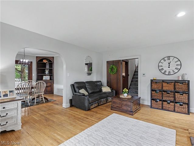 6209 Columbus Road NE, Louisville, OH 44641