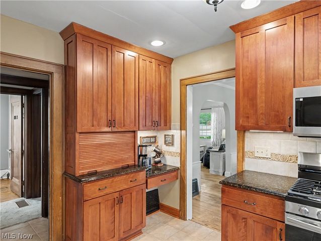 6209 Columbus Road NE, Louisville, OH 44641