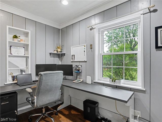 6209 Columbus Road NE, Louisville, OH 44641