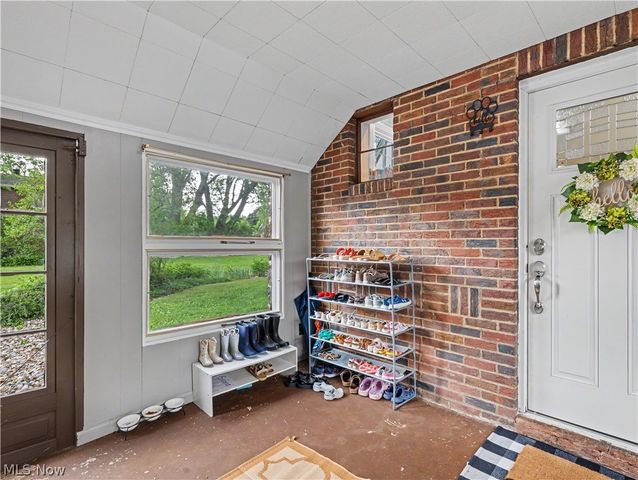 6209 Columbus Road NE, Louisville, OH 44641