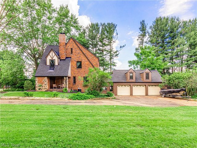 6209 Columbus Road NE, Louisville, OH 44641
