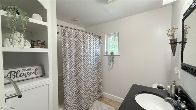 6209 Columbus Road NE, Louisville, OH 44641