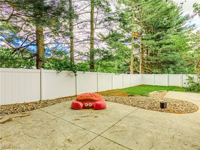 6209 Columbus Road NE, Louisville, OH 44641