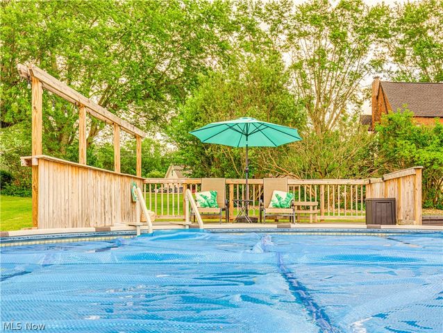 6209 Columbus Road NE, Louisville, OH 44641