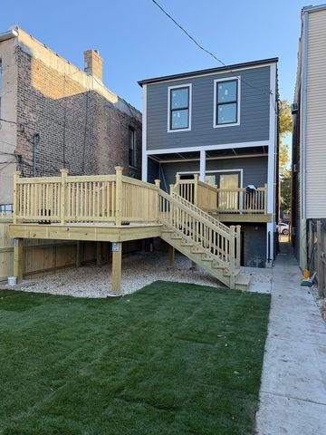 832 N Mozart Street, Chicago, IL 60622