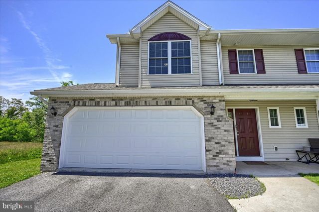 48 DUSTIN DR, Halifax, PA 17032