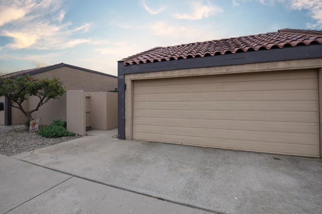 1703 W Santa Ana Avenue, Fresno, CA 93705