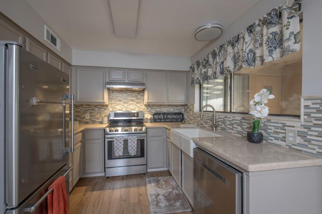 1703 W Santa Ana Avenue, Fresno, CA 93705