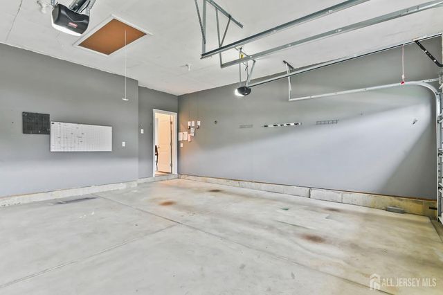 36 Metro Drive, Monroe, NJ 08831